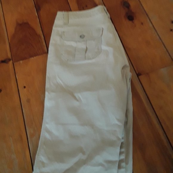 Capris pant - Picture 3 of 3